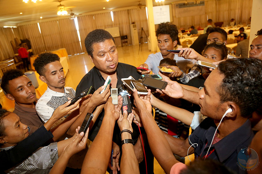 Jornalista no Meiu Komunikasaun Sira Tenke Kumpri Kódigu Étika Jornalizmu