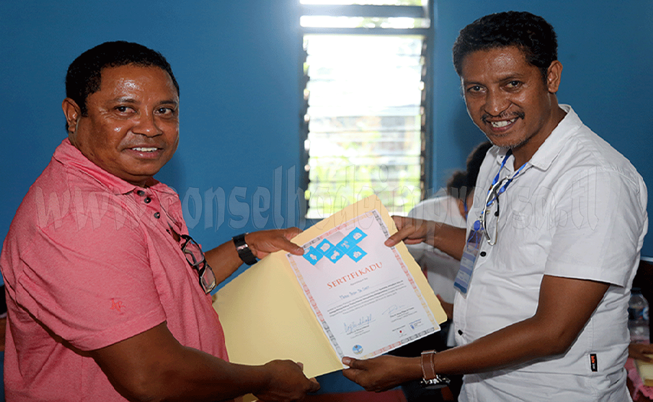 CI-UNDP Entrega Sertifikadu ba Partisipante Treinamentu Journalizmu Kompriensivu iha Rejiaun Leste